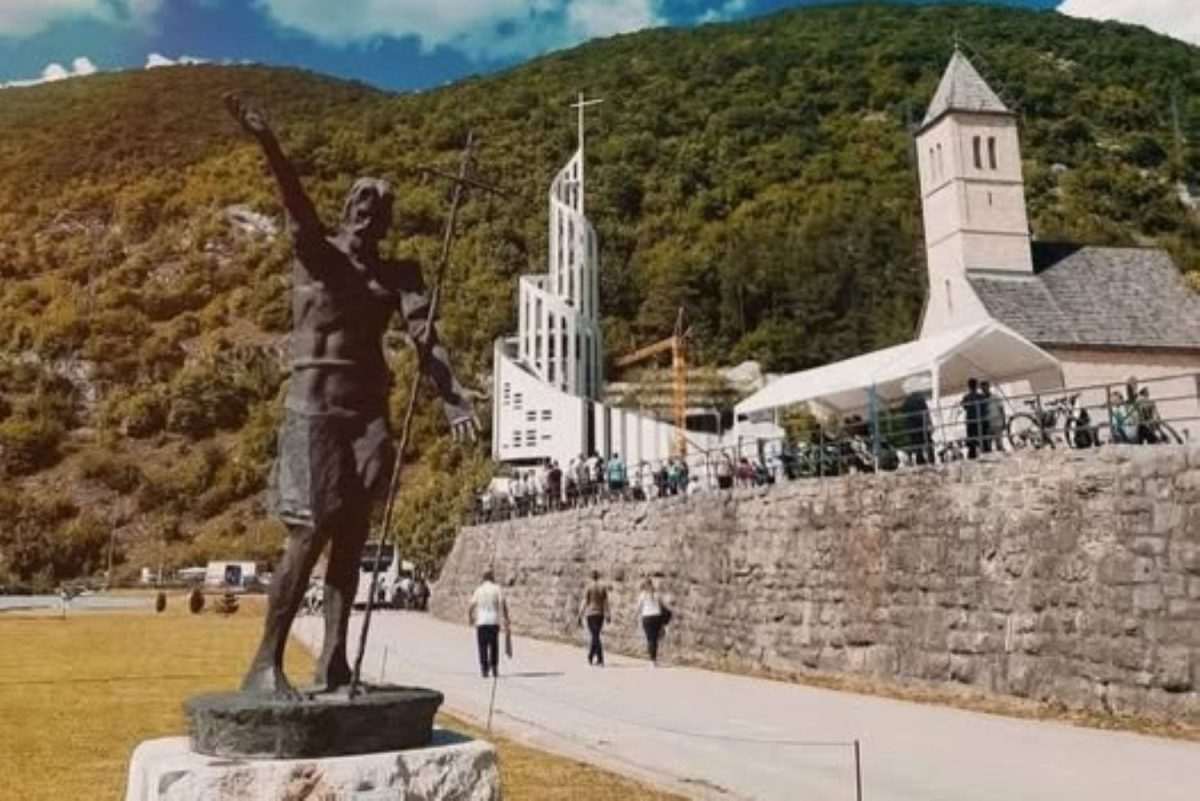 Svetište Sv. Ive Krstitelja u Podmilačju slovi kao najveće nemarijansko svetište katolika u Bosni i Hercegovini / Foto: KTA