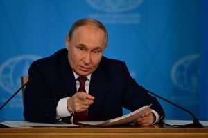"NIJE PRI SEBI": Ukrajinski predsjednik bez okolišanja u Bruxellesu kazao "Putin je lud"! Istodobno, Putin iz Moskve izrazio spremnost Rusije na pregovore o završetku rata "ali ne sa Zelenskim" Ruski predsjednik Vladimir Putin / Foto: Anadolu