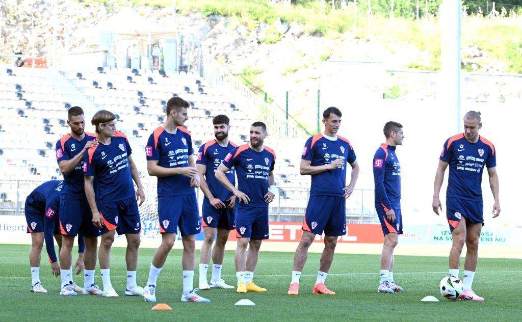 NAŠI "NIJEMCI": Za Stanišića i Pongračića igranje u Njemačkoj bit će dodatan motiv Trening hrvatske nogometne reprezentacije / Foto: Hina