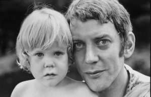 PREMINUO GLUMAC DONALD SUTHERLAND: Bio je jedan od najvažnijih glumaca u povijesti filma Donald Sutherland sa sinom /Foto: Kiefer Sutherland (X)