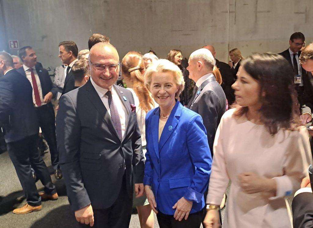 BERLIN: Ministar Grlić Radman na konferenciji o oporavku Ukrajine Hrvatski ministar Gordan Grlić Radman i Ursula von der Leyen / Foto: Fenix (MVEP)