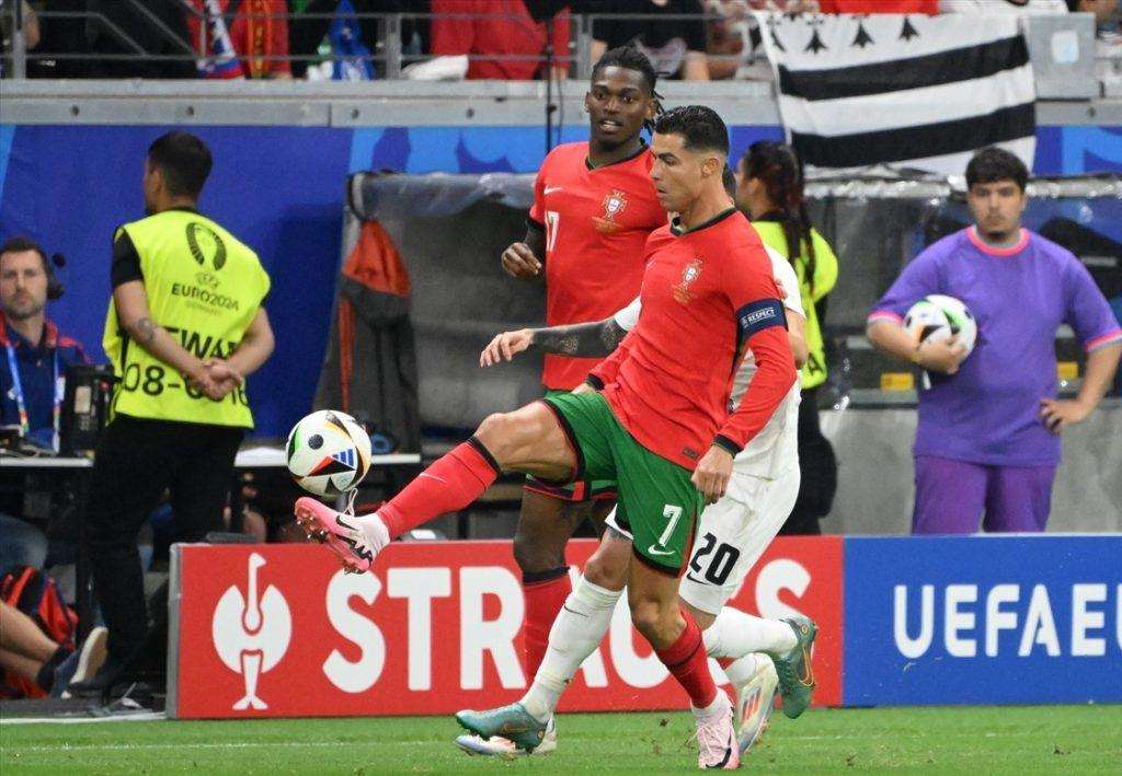Cristiano Ronaldo u utakmici protiv Slovenije / Foto: Anadolu