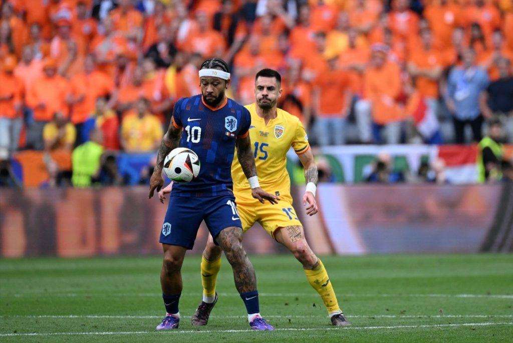 RAZIGRANA NIZOZEMSKA S 3:0 PREGAZILA RUMUNJSKU: Pobjeda Oranja za plasman u četvrtfinale je mogla biti još izraženija Detalj s utakmice Nizozemska - Rumunjska / Foto: Anadolu