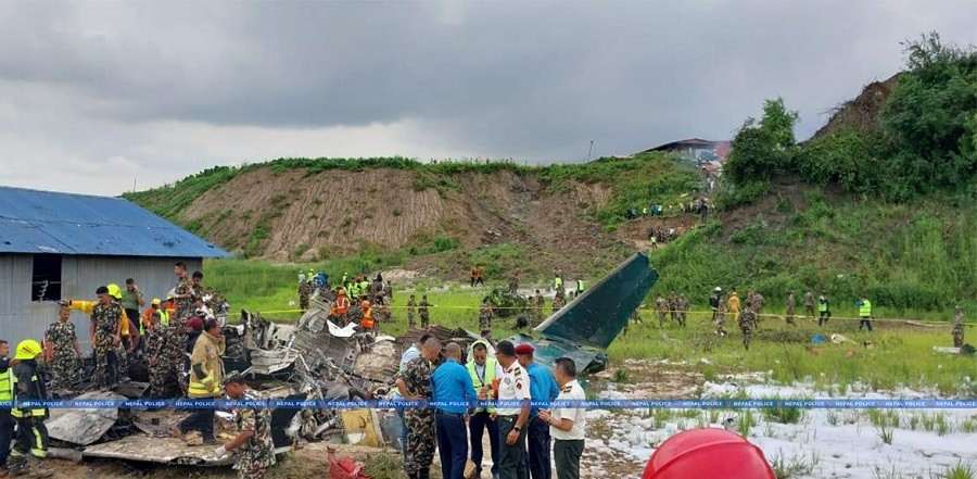 TRAGEDIJA U NEPALU: U padu zrakoplova poginulo 18 ljudi, pilot hospitaliziran Pad zrakoplova u Nepalu / Foto: Anadolu