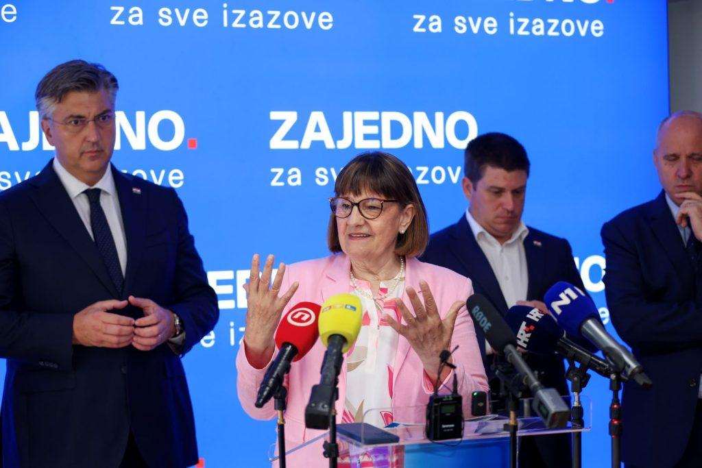 "ZAJEDNO ZA SVE IZAZOVE": Andrej Plenković predstavio program i kandidate za unutarstranačke izbore Zdravka Bušić govori na predsavljanju kandidata za vodstvo HDZ-a / Foto: Hina