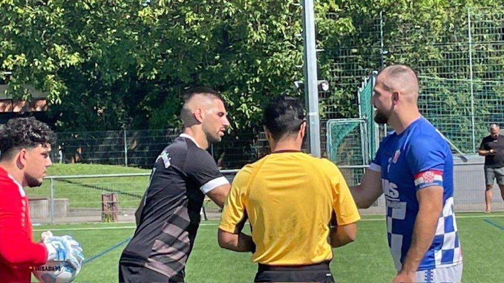 PORAZ U GOSTIMA: Mladost, neuigranost i neiskustvo Croatije Frankfurt rezultiralo nezasluženim visokim porazom Pozdrav kapetana / Foto: Fenix (SIM)