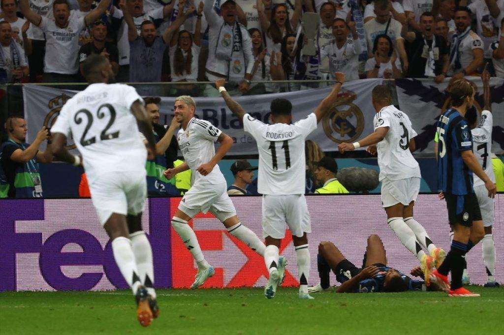 UEFA SUPERKUP: Real s 2:0 savladao Atalantu, Luka Modrić postao najtrofejniji igrač u povijesti "Kraljevskog kluba" Igrači Reala slave pogodak / Foto: Anadolu