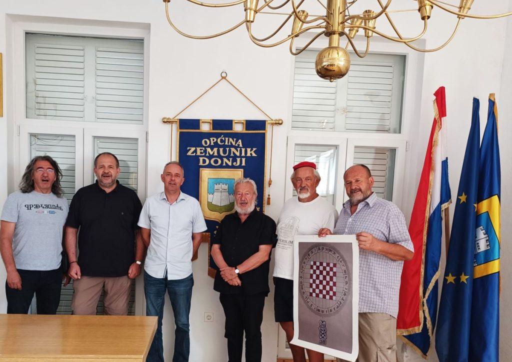 GRADIŠĆE U ZEMUNIKU ISPOD STARE MURVE: Održana jubilarna 15. multimedijalna manifestacija „Odisej pod murvom“ GRADIŠĆE U ZEMUNIKU ISPOD STARE MURVE: Održana jubilarna 15. multimedijalna manifestacija „Odisej pod murvom“