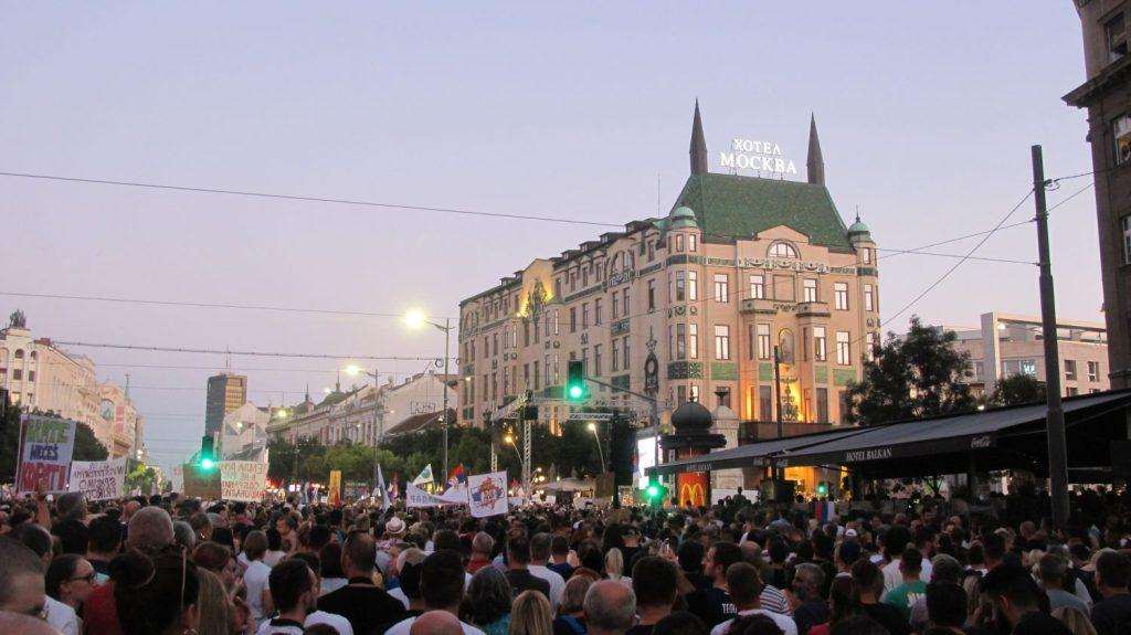 VUČIĆ JE MALO NERVOZAN: Najavo obraćanje naciji, a prosvjednici protiv rudarenja litija najavili nove blokade Prosvjedi protiv rudrenja litija u Beogradu / Foto: Hina