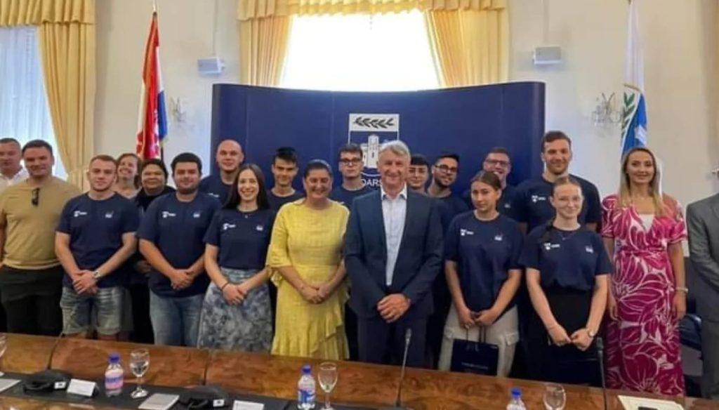 TROJICA MLADIĆA IZ HRVATSKOG ISELJENIŠTVA: Ono što radimo posljednjih dana je jako važno, jer puno je lakše voljeti ono što poznaješ