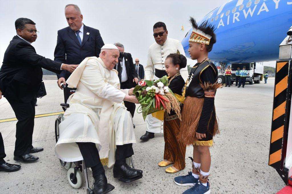 PAPA FRANJO DOPUTOVAO U JAKARTU: Započelo 45. prekooceansko apostolsko putovanje Papa Franjo doputovao u Jakartu / Foto: Anadolu