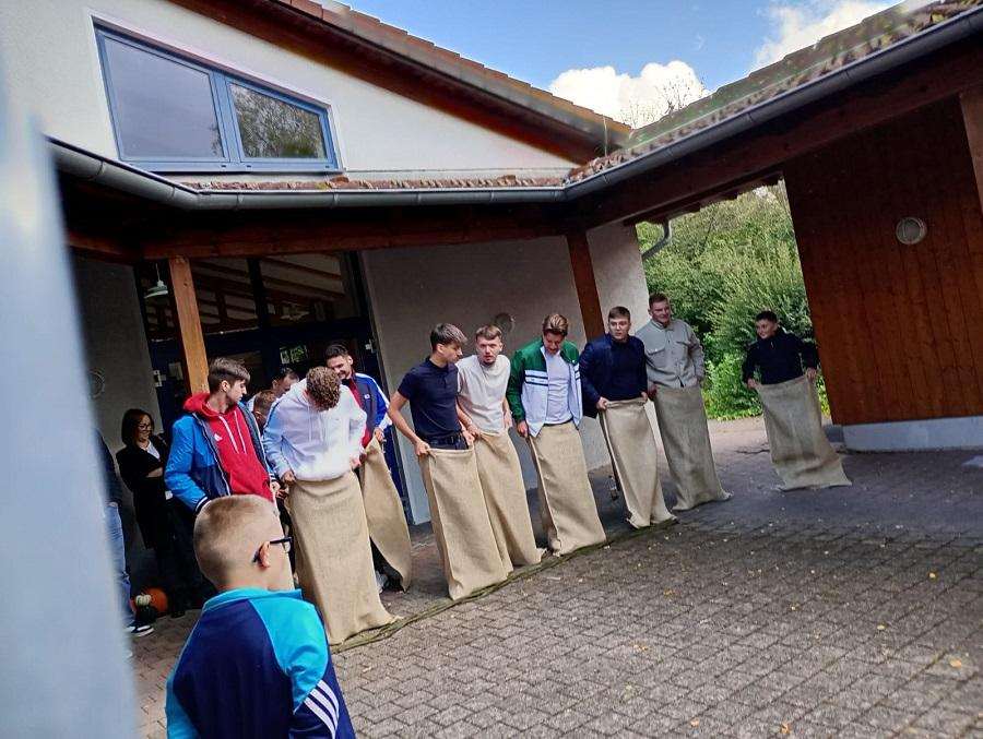 SVJEDOČANSTVO VJERE, ZAJEDNIŠTVA I LJUBAVI: 5. susret hrvatske katoličke mladeži u Crkvi Svetog Križa na Heumadenu 5. susret hrvatske katoličke mladeži / Foto: Fenix(Ž. Baković)