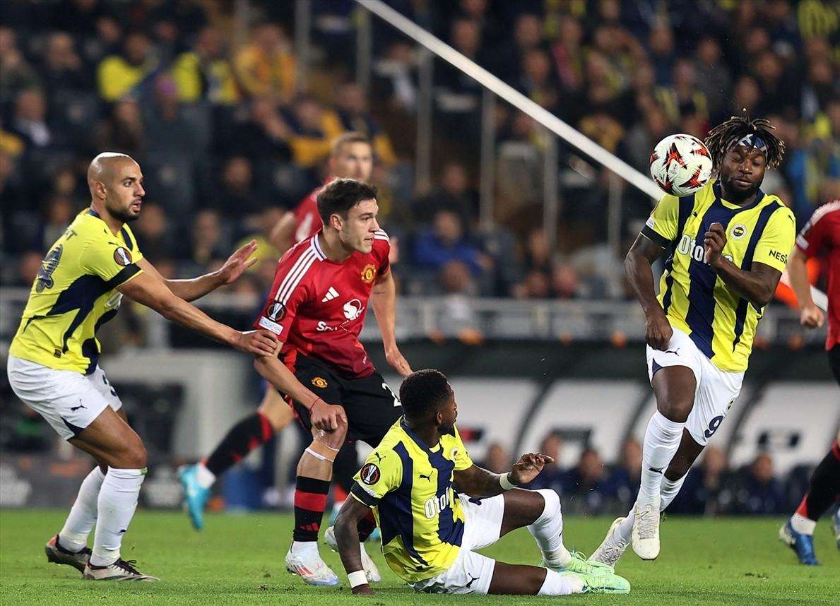 REZULTATI EUROPSKE I KONFERENCIJSKE LIGE: Remi Fenera i ManU-a, Porto bolji od Hoffenheima, Eintracht s 1:0 savladao Rigas, Chelsea u Ateni s 4:1 pregazio Panathinaikos, Celje s 5:1 pobijedilo Istanbul Detalj s utakmice Fenerbahcea i Manchester United / Foto: Anadolu