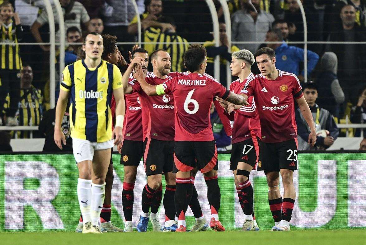 REZULTATI EUROPSKE I KONFERENCIJSKE LIGE: Remi Fenera i ManU-a, Porto bolji od Hoffenheima, Eintracht s 1:0 savladao Rigas, Chelsea u Ateni s 4:1 pregazio Panathinaikos, Celje s 5:1 pobijedilo Istanbul Detalj s utakmice Fenerbahcea i Manchester United / Foto: Anadolu