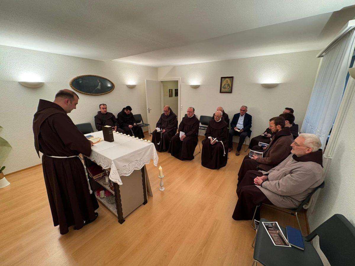 NA SVETKOVINU SV. FRANJE ASIŠKOG: U Zürichu se okupili franjevci i molili za mir u svijetu Franjevci / Foto: Fenix (IS)