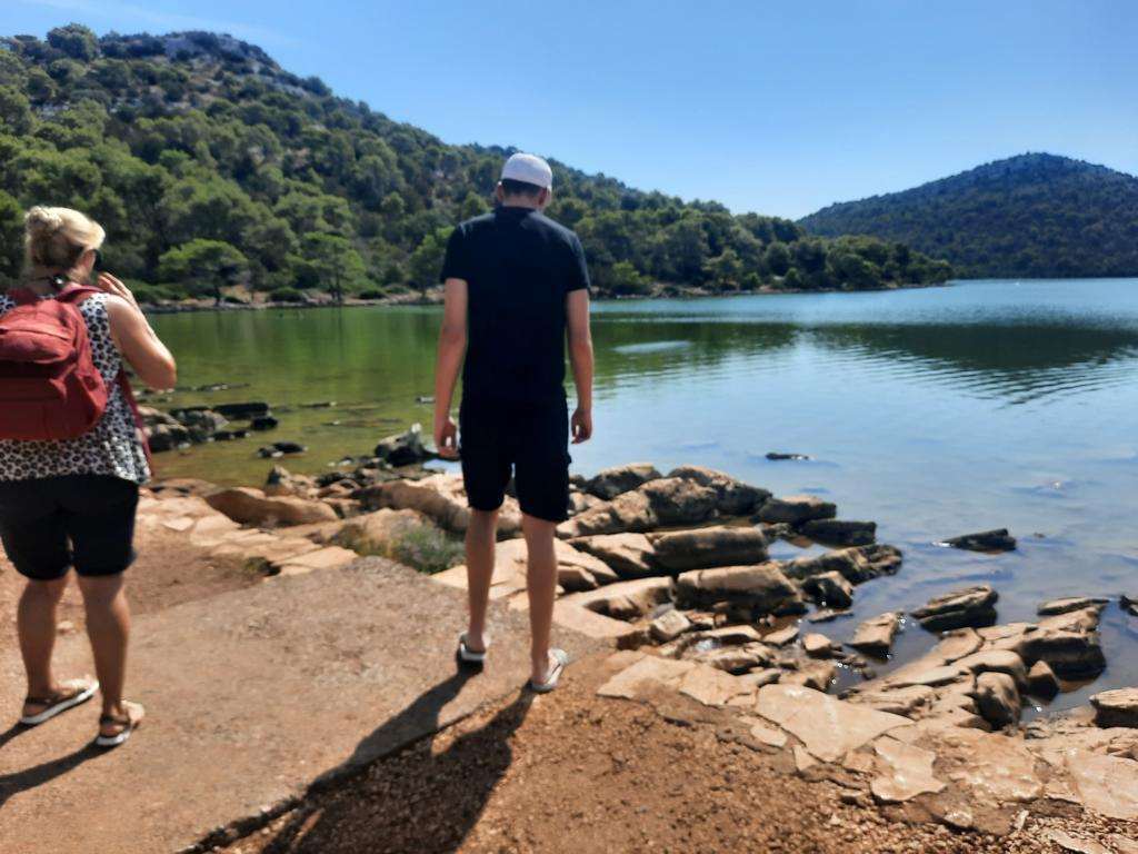 U SRCU JADRANA NALAZI SE ČUDO PRIRODE: To su čudo osjetili svi koji su bili na tom mjestu, a osjetit će ga i svi oni koji će mu tek doći Slano jezero "Mir" / Foto: Fenix (Ivan Dokoza)
