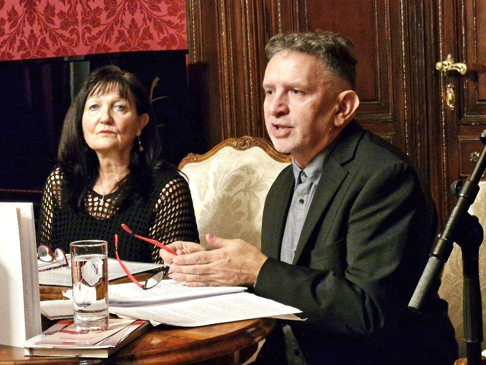 INFORMATIVNO UMJETNIČKA VEČER: U Veleposlanstvu RH u Beču “Pjesničkom riječju STOP nasilju nad ženama” Inicijatorica Epp i načelnik policije Kapetanić