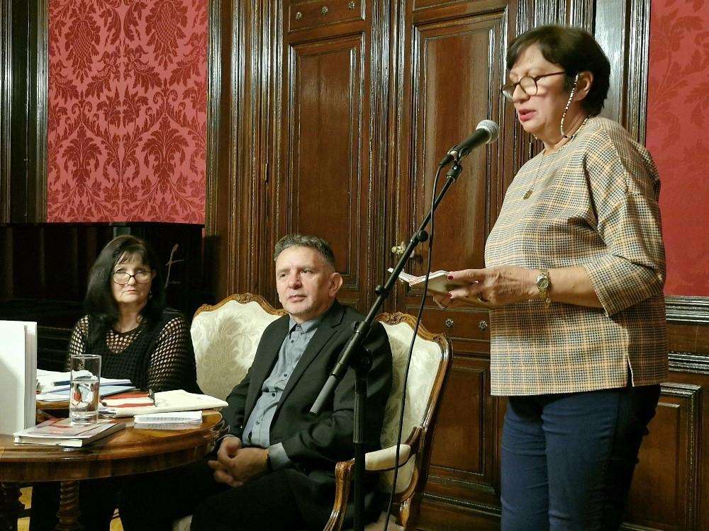 INFORMATIVNO UMJETNIČKA VEČER: U Veleposlanstvu RH u Beču “Pjesničkom riječju STOP nasilju nad ženama” Pjesnikinja Jadranka Klabučar Gros