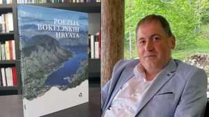 VELJKO ĐUKANOVIĆ: Hrvatski identitet u Boki Kotorskoj i mostovi kulturne baštine Božidara Proročića Božidar Proročić sa Antologijom Poezija Bokeljskih Hrvata / Fenix-magazin(SIM- Preslik)