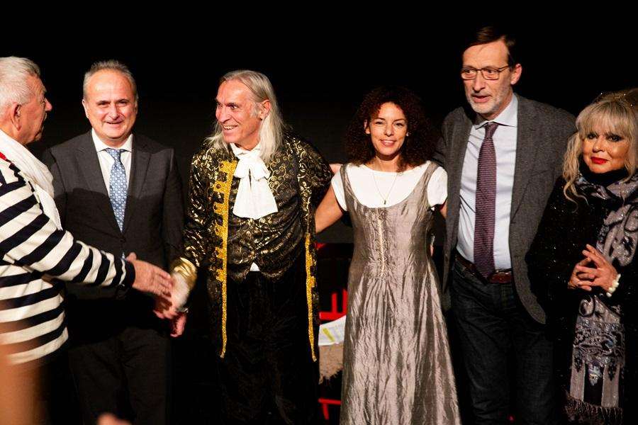 GAVRANFEST U MÜNCHENU USPOSTAVIO NOVE KULTURNE MOSTOVE: Povezivanje Hrvatske i Njemačke kroz umjetnost GAVRANFEST U MÜNCHENU USPOSTAVIO NOVE KULTURNE MOSTOVE: Povezivanje Hrvatske i Njemačke kroz umjetnost