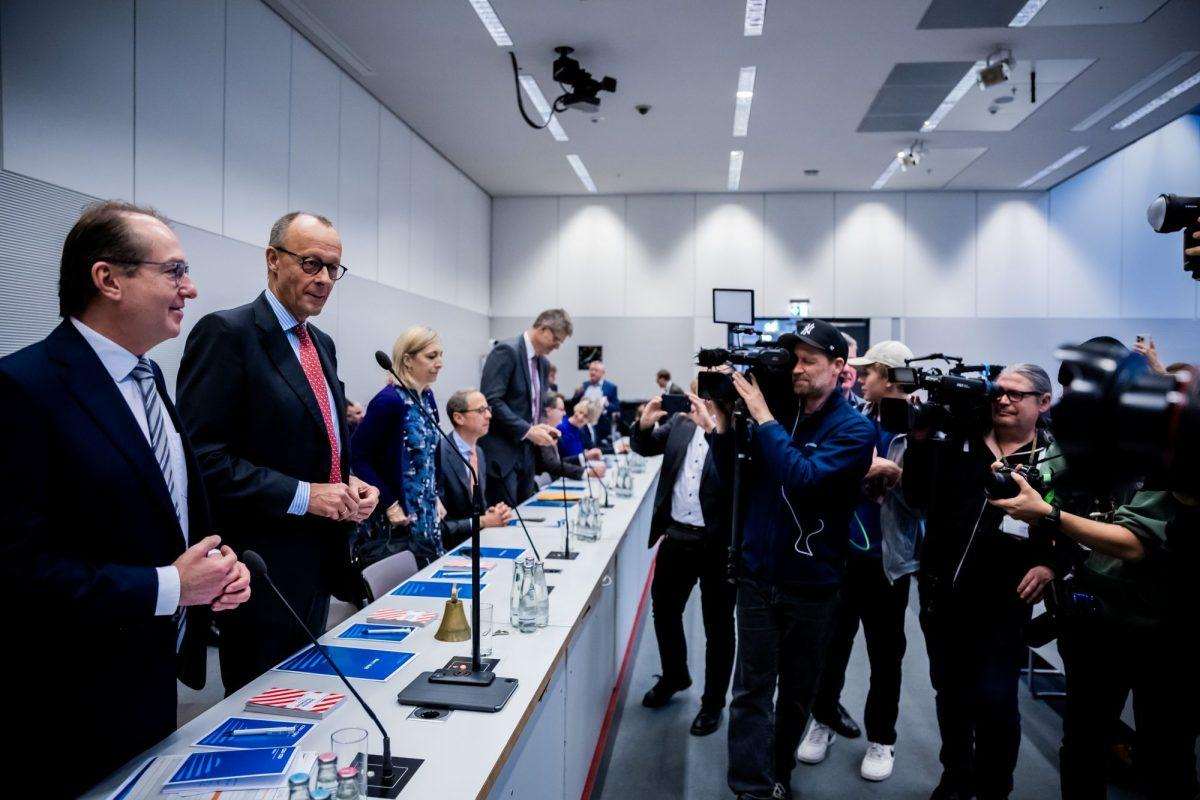 OPORBA ODBILA KANCELARA: Demokršćani i liberali ne prihvaćaju Scholzovu "ponuđenu suradnju" Čelnici demokršćanske Unije CDU/CSU-a / Foto: Christoph Soeder/dpa