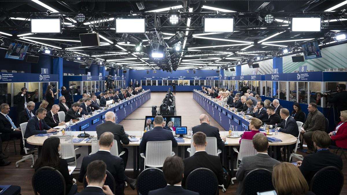 PLENKOVIĆ: Sugestije Ukrajini da se odrekne teritorija radi mira su opasne Sumit Europske političke zajednice u Budimpešti / Foto: Anadolu