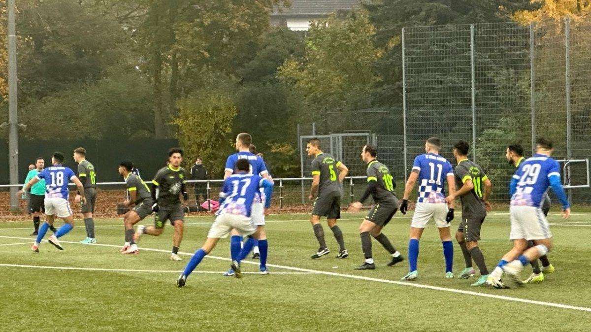 NEĆE PA NEĆE: Novi poraz Croatije Frankfurt od 3:4, neobjašnjivo je kako obrana uvijek uspije primiti više pogodaka nego ih napad postigne Detalj s utakmice Viktoria Preussen - Croatia / Foto: Fenix (SIM)