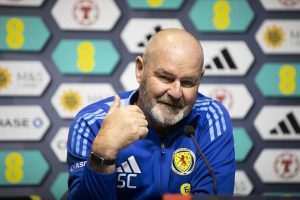 IZJAVE DVOJICE IZBORNIKA: Dalić smatra kako je sudac "ubio utakmicu i nogomet", Clarke najavio odlazak po pobjedu u Poljsku Na fotografiji Steve Clarke / Foto: Hina