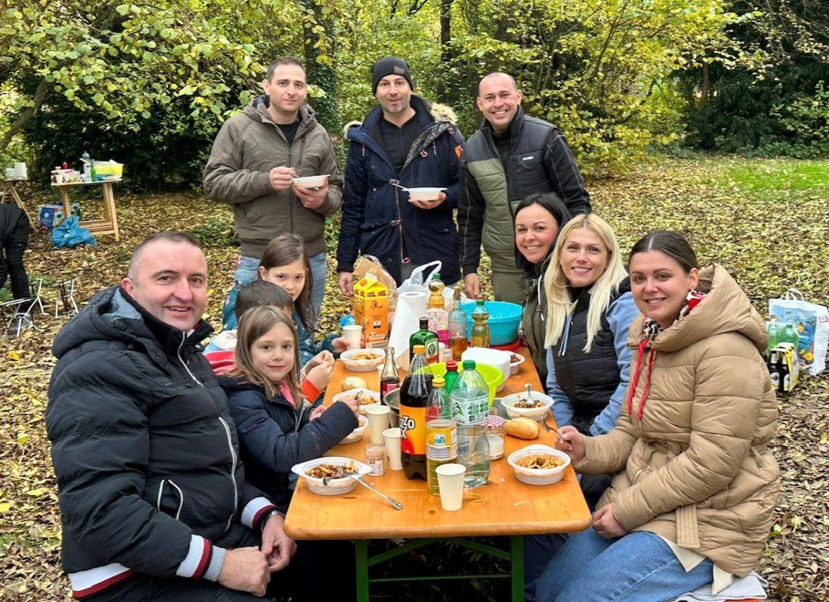 PRVA ČOBANIJADA U FRIEDRICHSHAFENU: Okupila ljubitelje hrvatske tradicije, dobre hrane i humanosti na Bodenskom jezeru Čobanijada u Friedrichshafenu/Foto: Fenix (Branislav Stanković)