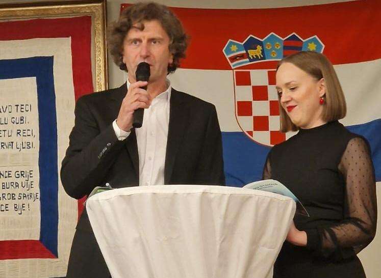 PROSLAVA MATICE HRVATSKE ZA RUHRSKO PODRUČJE: Okupio se velik broj Hrvata, bio je to spoj kulture, tradicije i zabave Goste je pozdravio predsjednik Matice hrvatske Mijo Nujić/ Foto: Fenix (SIM)