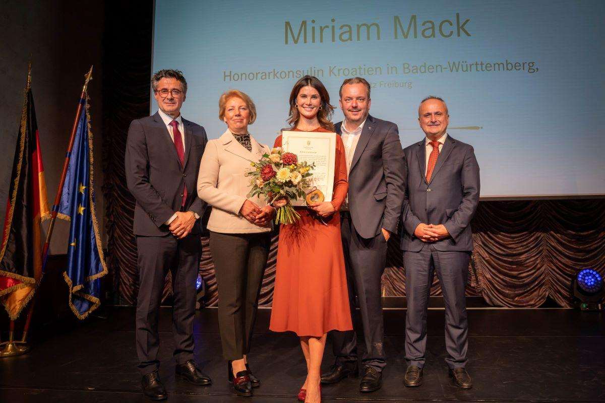 VELIKA ČAST: Miriam Mack nova je počasna konzulica Republike Hrvatske u Njemačkoj Miriam Mack proglašena je počasnom konzulicom/ Foto: Europa-Park
