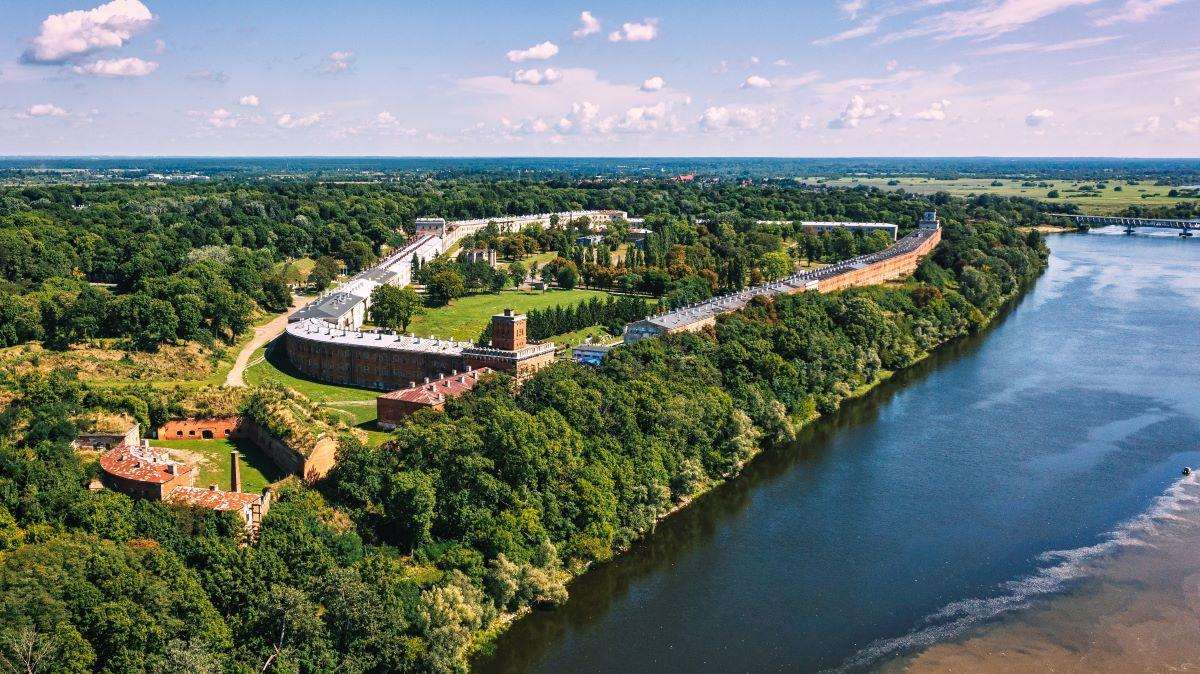 POLEN-REISE: Kosten Sie Polen mit ORLEN Wisła Płock! Modlin /Foto: Fenix (PROMO)