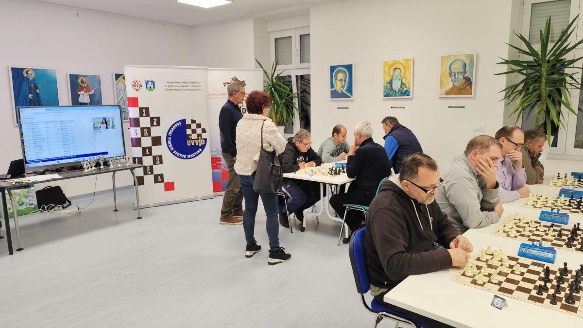 ŠAHOVSKI TURNIR SV. MARTINA: Mladi i stari zaigrali šah u humanitarne svrhe Šahovski turnir sv. Martina/ Foto: UVVID