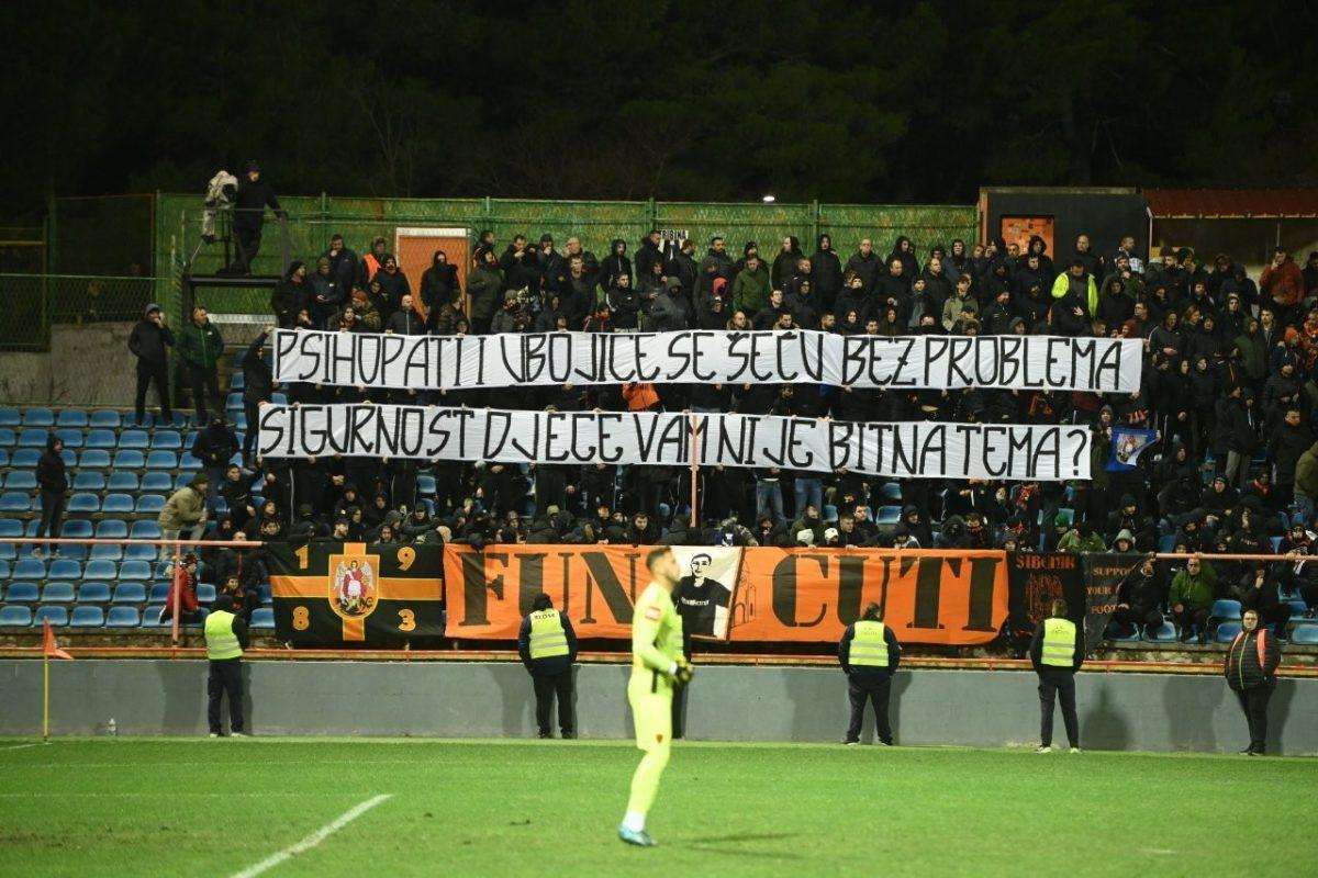 ŽESTOKA UTAKMICA U ŠIBENIKU: Hajduk uz igrača više slavio u Šibeniku s 2:1, Rijeka jesenski prvak Detalj s utakmice Šibenik - Hajduk / Foto: Hina