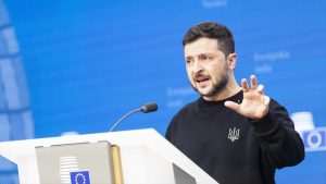 "NIJE PRI SEBI": Ukrajinski predsjednik bez okolišanja u Bruxellesu kazao "Putin je lud"! Istodobno, Putin iz Moskve izrazio spremnost Rusije na pregovore o završetku rata "ali ne sa Zelenskim" Ukrajinski predsjednik Volodimir Zelenskij / Fot: Anadolu
