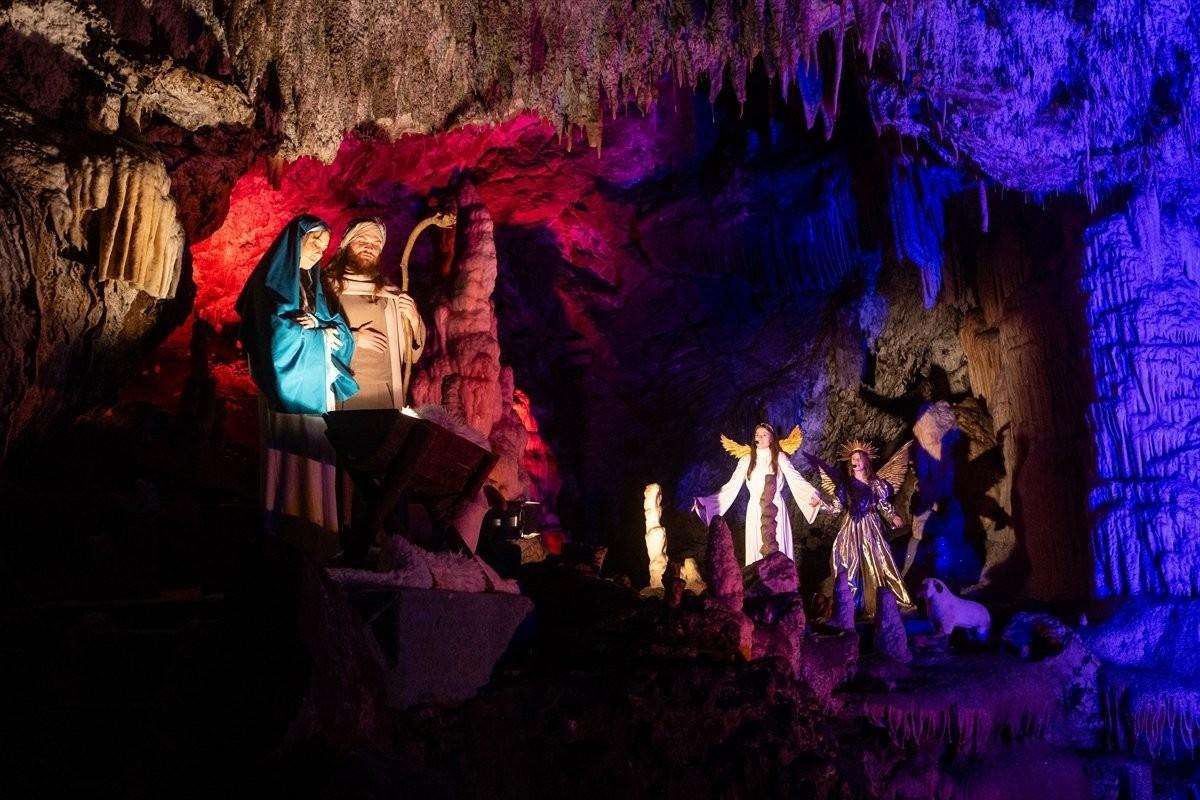FOTO: Žive jaslice u Postojnskoj jami jedan od najatraktivnijih događaja ovog Adventa Žive jaslice u Postojnskoj jami / Foto: Anadolu