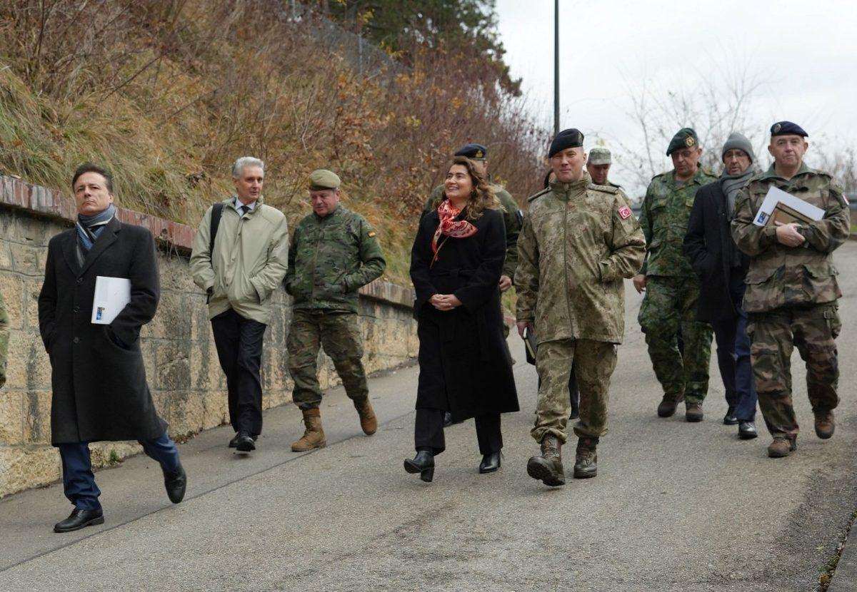 JAČANJE VEZA, IZGRADNJA PARTNERSTVA: Konzularni zbor Baden-Württemberga pod vodstvom generalog konzula RH Ivana Sablića, posjetio NATO centar u Ulmu Konzularni zbor Baden-Württemberga posjetio NATO centar u Ulmu