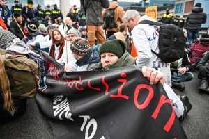 (FOTO) AMSTERDAM: Uhićeno 190 prosvjednika tijekom blokade na autocesti (FOTO) AMSTERDAM: Uhićeno 190 prosvjednika tijekom blokade na autocesti