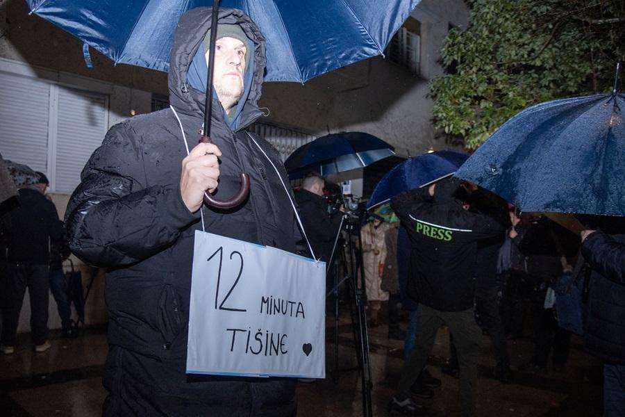 "RUKE SU VAM KRVAVE": Prosvjednici zatražili ostavke zbog masakra na Cetinju Prosvjedi u Podgorici / Foto: Anadolu