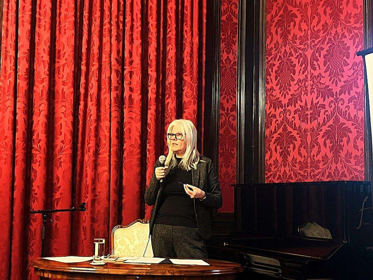 “ZALJEV SVETACA I HRVATSKE KULTURE”: Profesorica Babić Galić predstavila u Beču Boku kotorsku i kulturnu baštinu hrvatske manjine u Crnoj Gori Prof. dr. sc. Vanda Babić Galić / Foto: Veleposlanstvo RH Beč