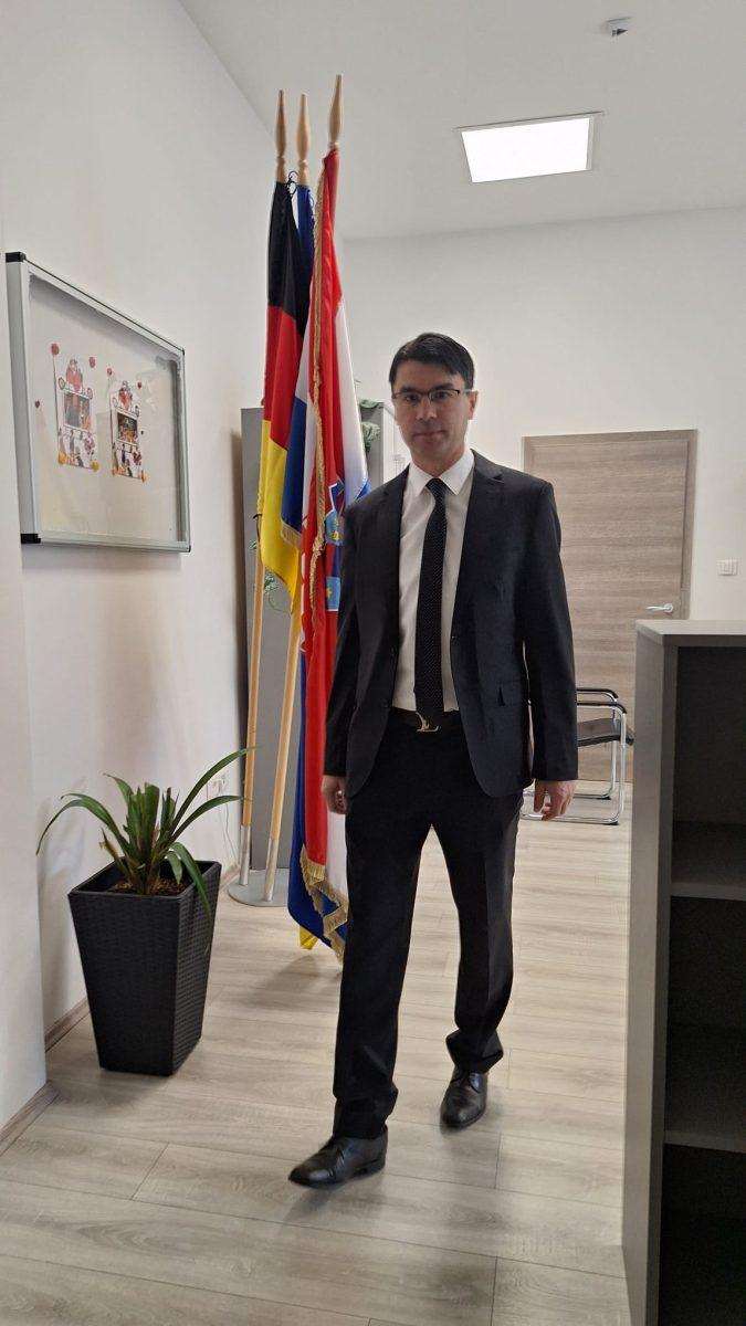 HRVAT IZ MÜNCHENA NA INAUGURACIJI PREDSJEDNIKA MILANOVIĆA: Najvjerojatnije jedini Hrvat iz iseljeništva na svečanom činu Hrvat iz Münchena Đuro Božanović/ Foto: Privatna arhiva