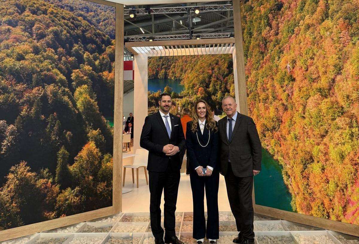 MÜNCHEN: Hrvatska je u TOP 3 zemlje za odmor Bavaraca Ministar Tonči Glavina, direktorica Predstavništva HTZ-a u Münchenu Nera Miličić i generalni konzul RH u Münchenu Vladimir Duvnjak