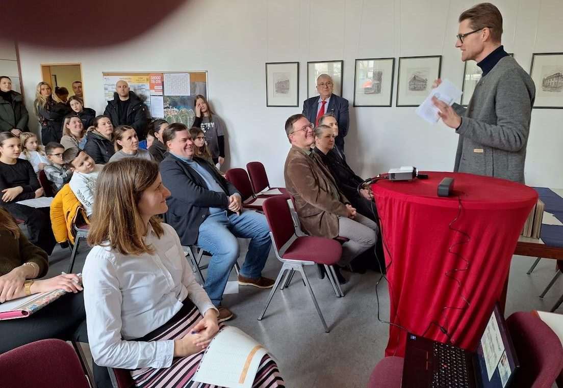 NEU-ISENBURG: Održano natjecanje u čitanju na hrvatskom jeziku učenika Hrvatske nastave Hessen-Saarland Na natjecanju u Neu-Isenburgu / Foto: Fenix (SIM)