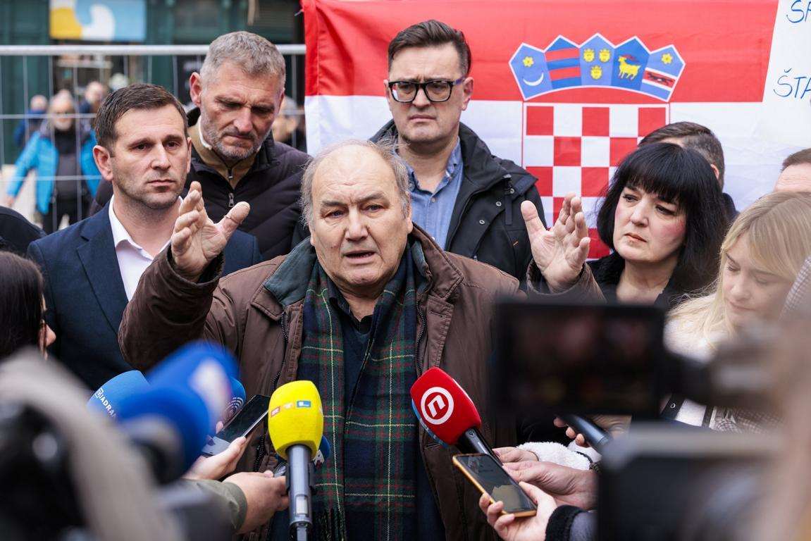SPLITSKI HDZ: Uklanjanje štandarca barbarski je čin Kuzma Kovačić / Foto: Hina