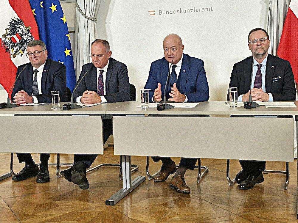 ZBOG (PRE)OPTEREĆENOSTI SUSTAVA: Austrijska vlada dala “zeleno svjetlo” za obustavu spajanja azilantskih obitelji Svi govornici / Foto: Fenix (Snježana Herek)