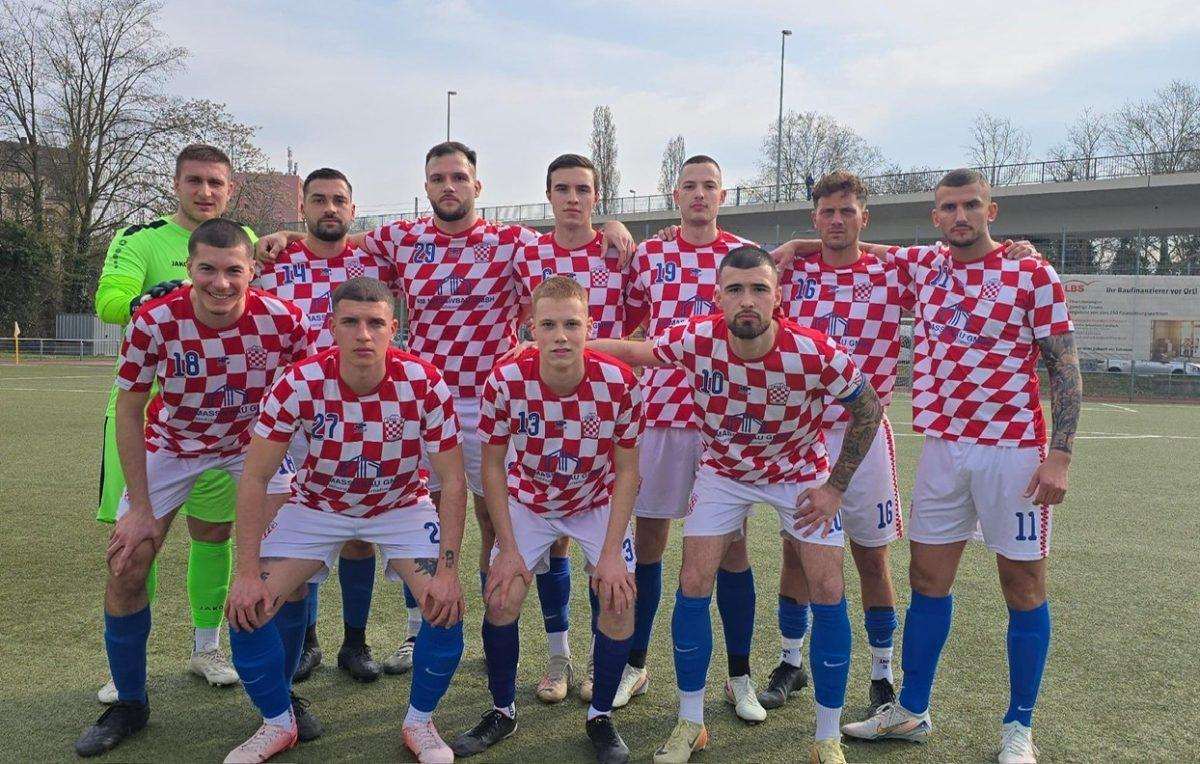 NAJAVA POČETKA BOLJIH DANA?: Euro pogotkom Ante Štrljića, Croatia Frankfurt uzela bod protiv drugoplasirane momčadi lige Prva momčad Croatije Frankfurt / Foto: Fenix (D. Pleša)