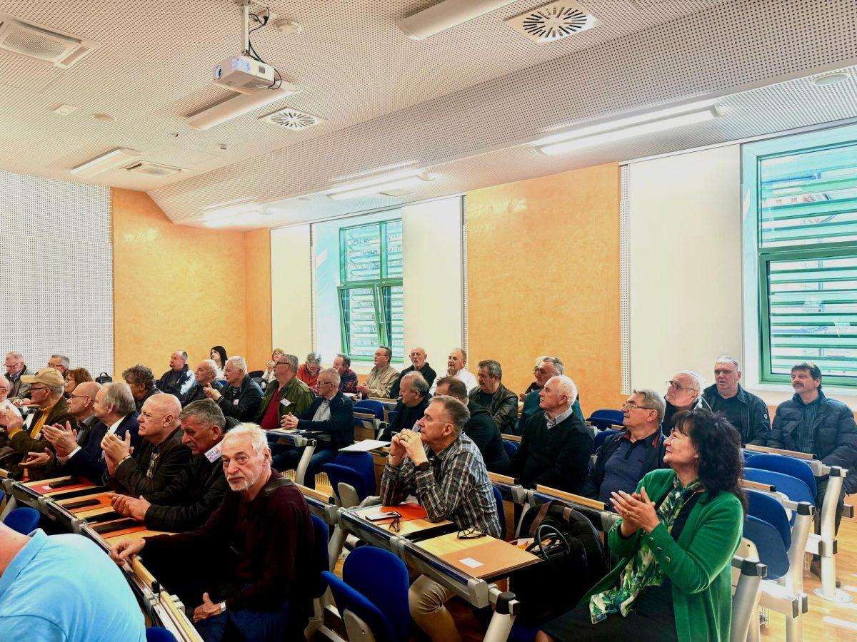U OSIJEKU OSNOVAN HRVATSKI ČASNIČKI ZBOR OSJEČKO-BARANJSKE ŽUPANIJE: Predsjednik general bojnik Branimir Glavaš : U Osijeku osnovan Hrvatski časnički zbor Osječko-baranjske županije/ Foto: HČZ OBZ