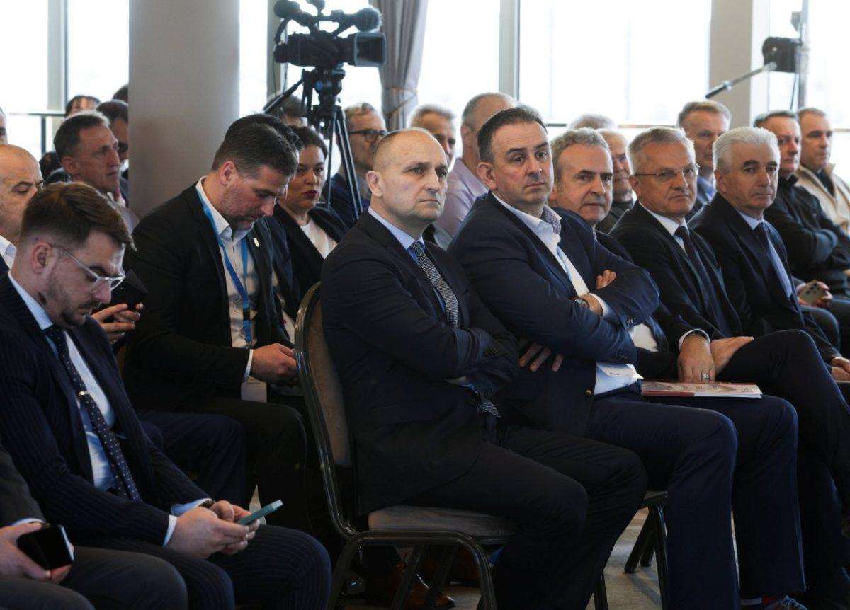 ZAGREB: Na konferenciji ZNAMEN-a Ivan Anušić izjavio "da nije međunarodne zajednice, sukob u BiH bi već eskalirao" Konferencija "Sigurnost u BiH - temelj mira i sigurnosti" / Foto: Hina