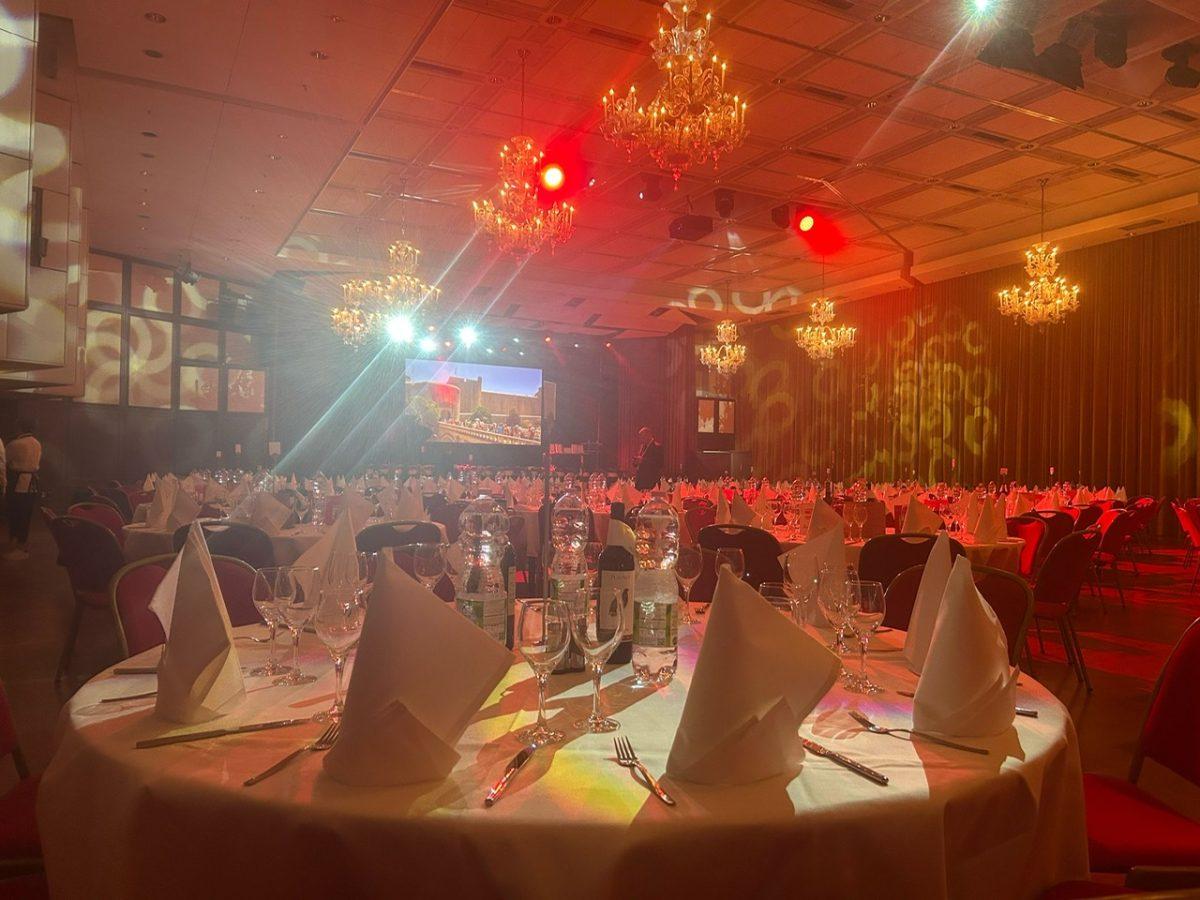Osoblje restorana Haus Goldstein zaslužno je za ovakav izgled dvorane Kurhaus / Foto: Fenix (SIM)
