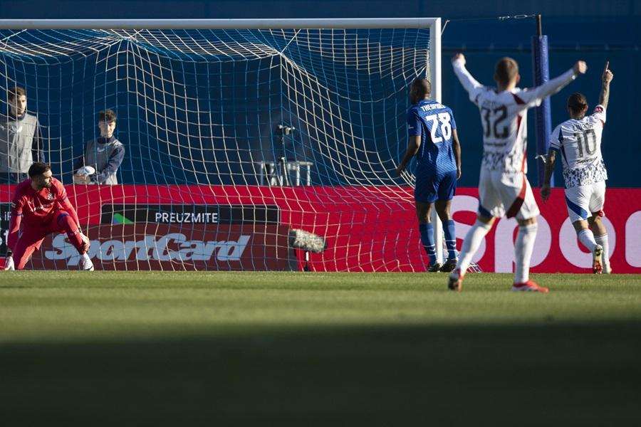 LUDNICA NA MAKSIMIRU: Hajduk u sudačkoj nadoknadi izjednačio, borba za trofej se nastavlja Ivan Nevistić, Kevin Theophile-Catherine, Šimun Hrgović, Marko Livaja / Foto: Hina